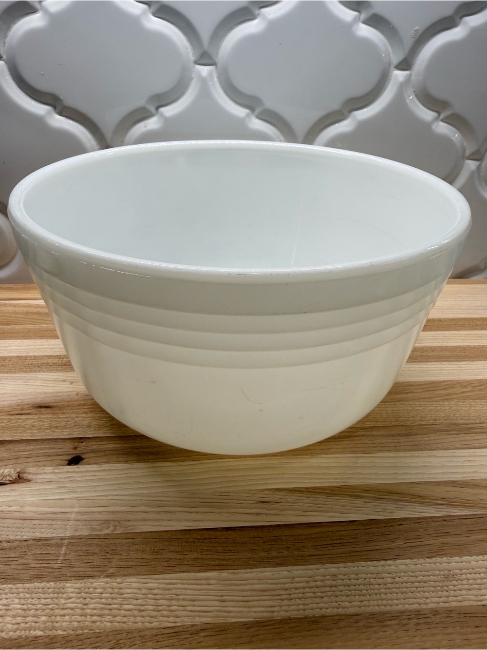 Vintage Pyrex Hamilton Beach Large White Mixing Bowl -9”
